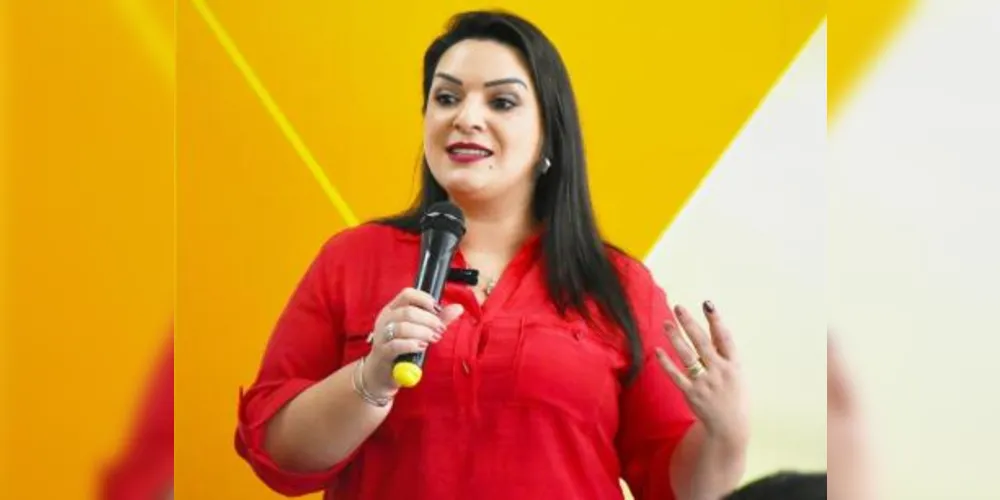 A presidente da Associação e prefeita de Carambeí, Elisangela Pedroso, relembra que a união entre os gestores locais foi fundamental para as conquistas viabilizadas no decorrer do ano