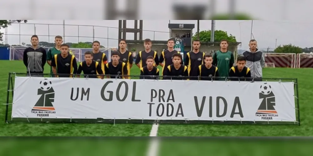 A equipe do Ouro Verde, comandada pelo técnico Diego Siqueira Ebenézer, chegou às semifinais da competição