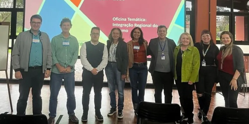 Equipe de turismo em Curitiba , no Complexo IMAP Barigui