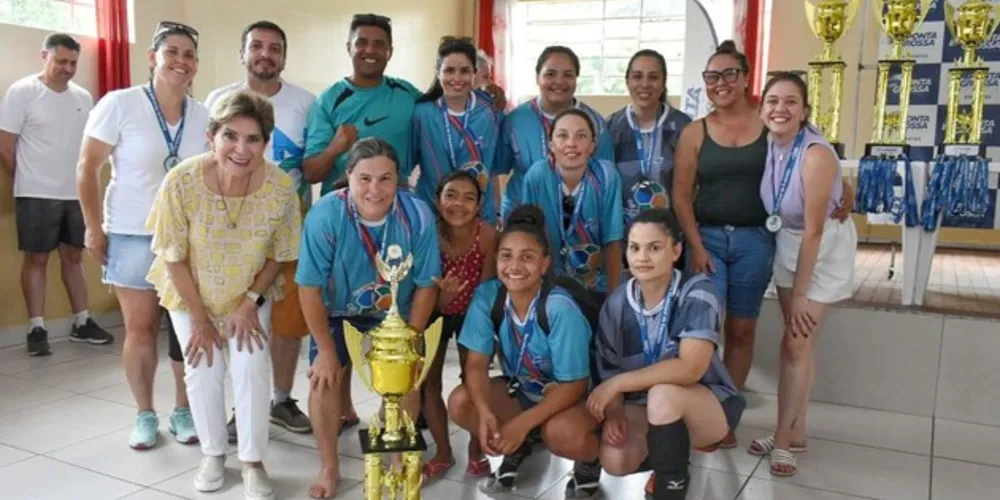 A Copa envolveu 190 equipes da cidade, sendo 160 masculinas e 30 femininas