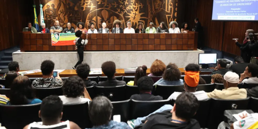 Evento foi na noite desta segunda