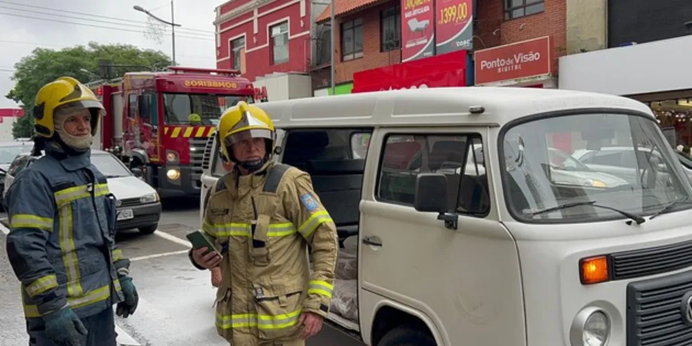 Bombeiros foram acionados para realizar os atendimentos