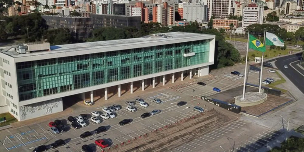 Pelo 5º ano consecutivo, governador anuncia antecipação do 13º salário e da folha de dezembro