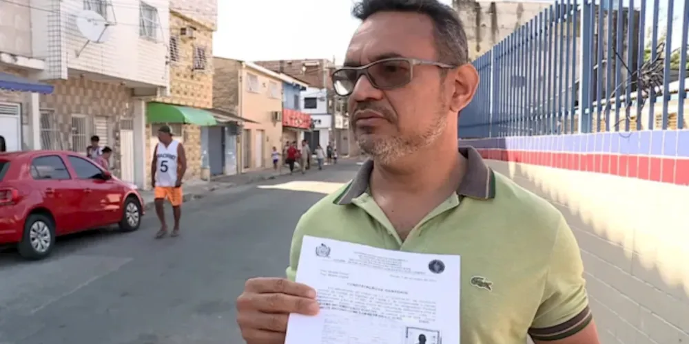 Marcos, de 50 anos, prestou queixa contra os policiais