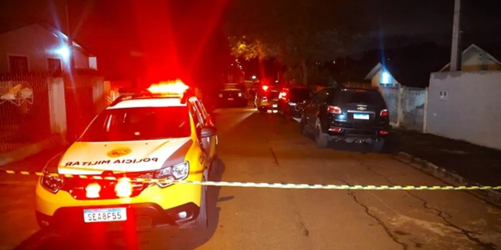 Agentes da Polícia Militar e da Polícia Civil foram acionados para a ocorrência