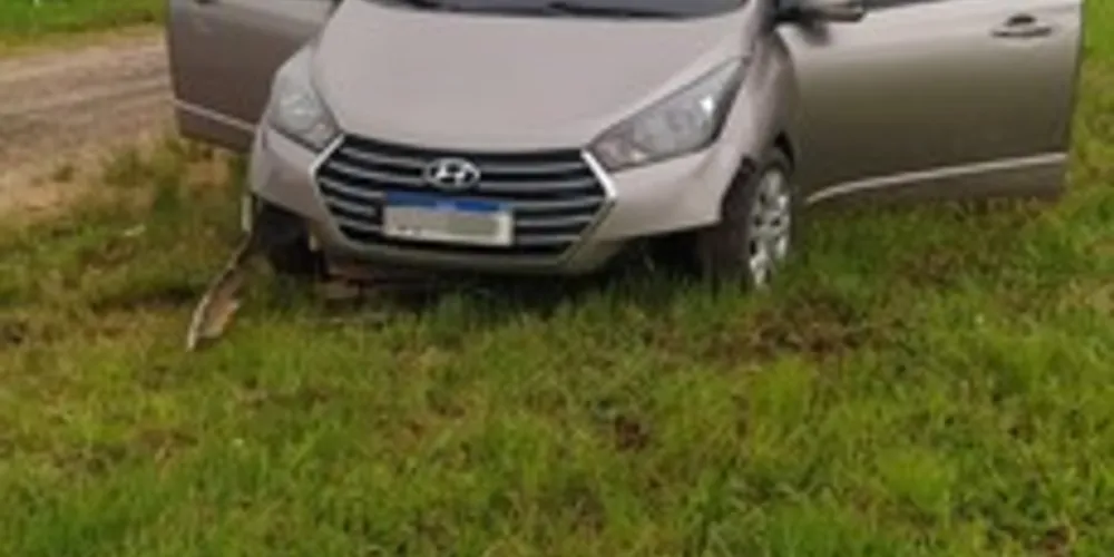 Um acidente de trânsito deixou duas pessoas feridas na tarde deste domingo (15), na PR-151, km 279, em Castro
