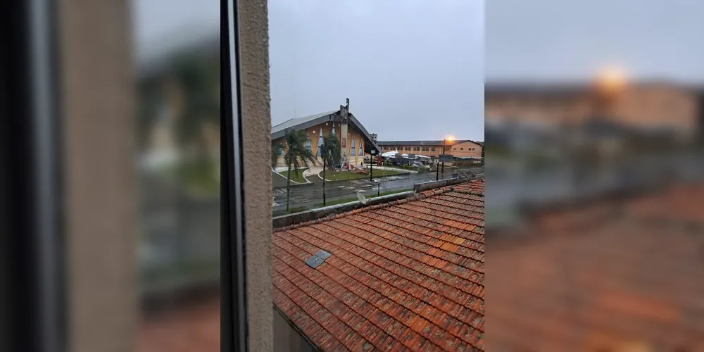 Ventos e chuva provocaram estrago na Igreja São Sebastião