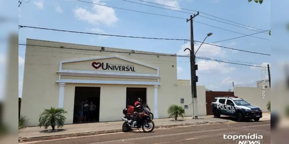 Depois de meia hora trancado, testemunhas chamaram por ele na porta e como não abriu, tiveram que arrombar