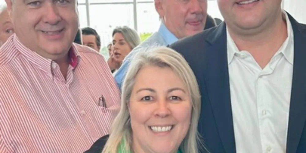 A secretária Amália Cristina Alves esteve presente no evento realizado em Curitiba