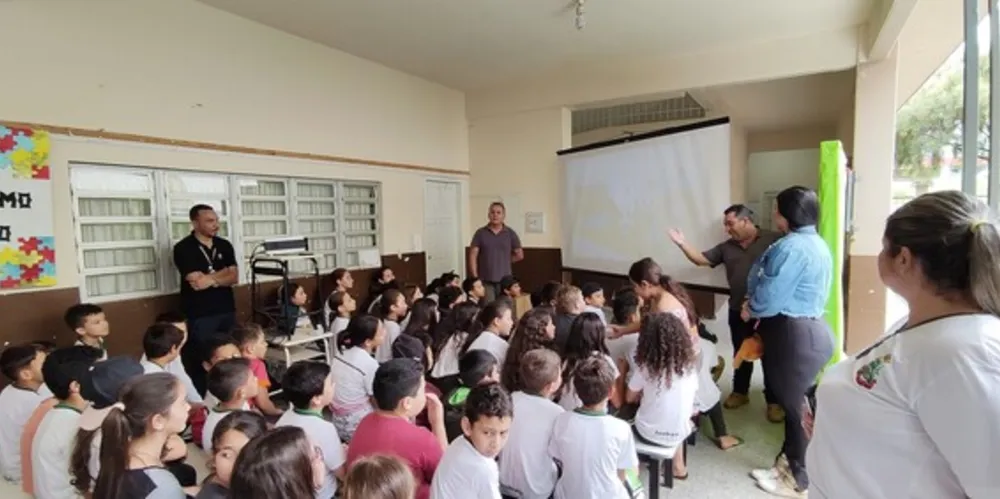 Alunos participaram de palestra sobre energia elétrica