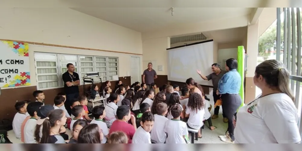 Alunos participaram de palestra sobre energia elétrica