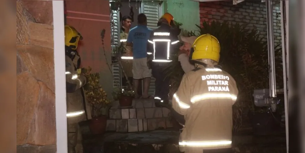 Agentes do Corpo de Bombeiros foram acionados para a ocorrência