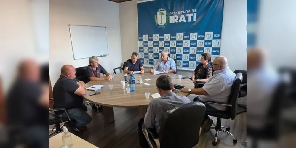 Durante a reunião foram definidas estratégias para a recuperação das estradas bem como a ampliação de equipamentos para assim dar melhores condições as vias