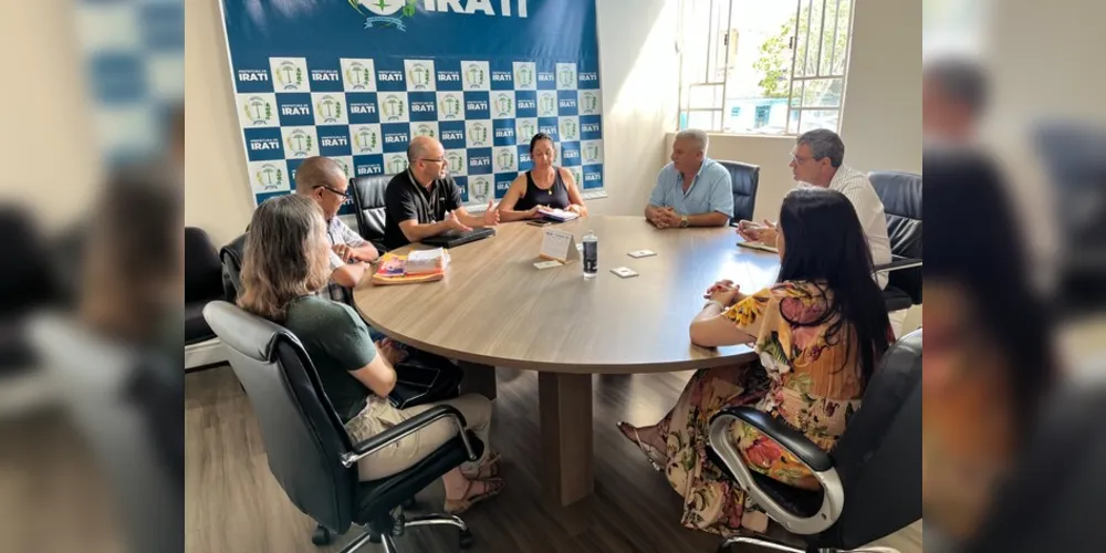 Na última quinta-feira (30), o gerente da Copel em Irati, juntamente com representantes da empresa Eleng, estiveram reunidos com o prefeito Jorge Derbli para apresentar o Programa Rede Elétrica Inteligente