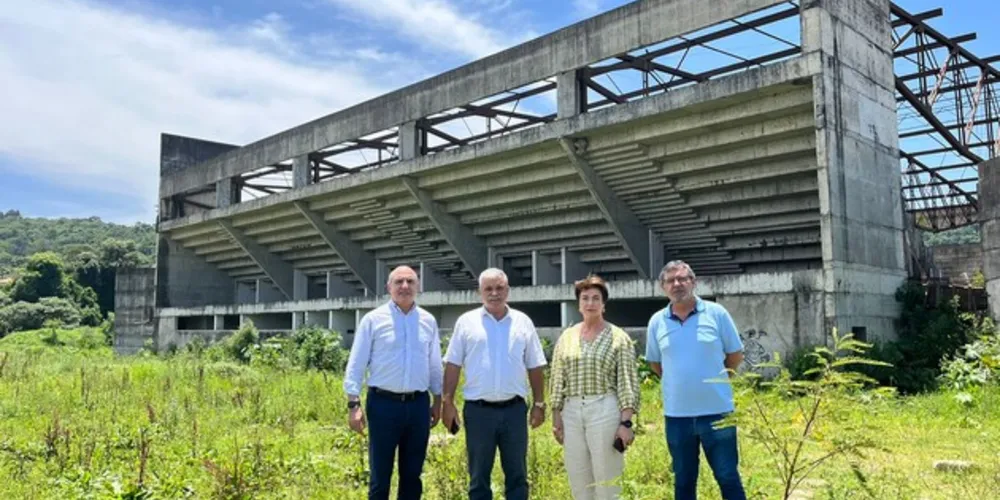 Durante a visita ao município, foram discutidas obras que contam com financiamento do Estado, como é o caso do ginásio de esportes