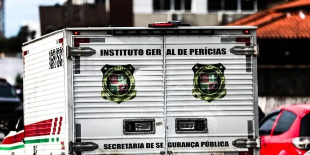 Crianças foram encontradas desacordadas dentro de fossa
