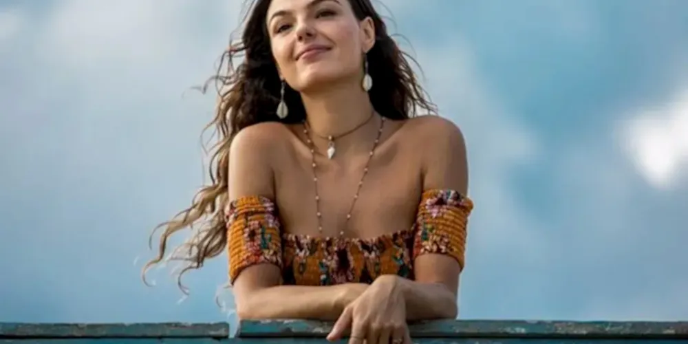 Atriz foi surpreendida com uma sequência de fotos