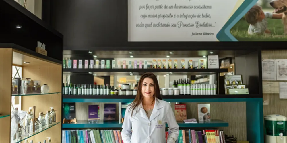 Desde 2002 atuando na farmácia de manipulação humana, veterinária, cursos e eventos na área da saúde