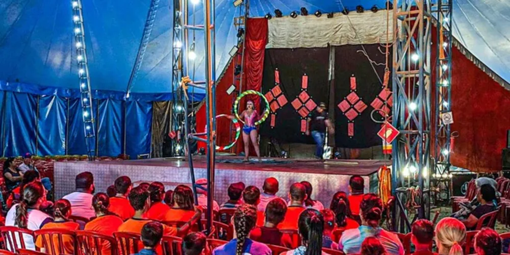 Jaguariaíva promove sessão de circo para crianças autistas
