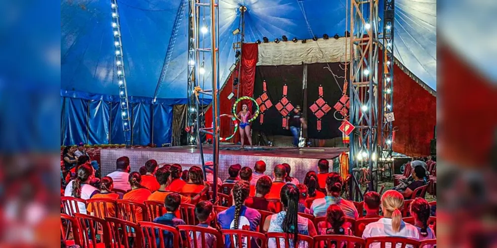 Jaguariaíva promove sessão de circo para crianças autistas