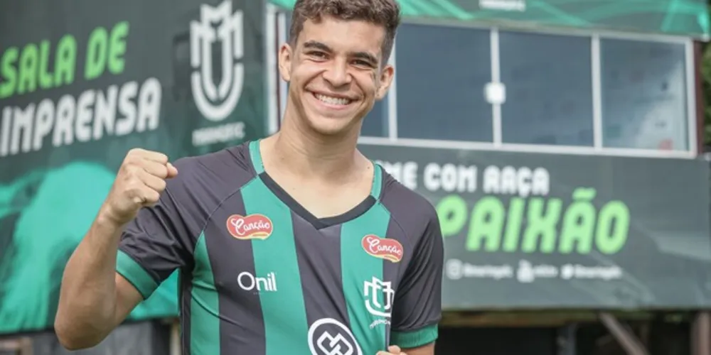 O meio-campista Lucas Bonifácio iniciou sua carreira nas categorias de base da Portuguesa