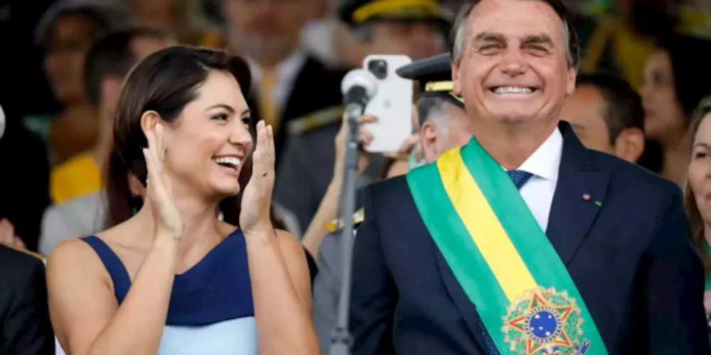 Michelle e Jair Bolsonaro avaliam mudança para o estado paranaense