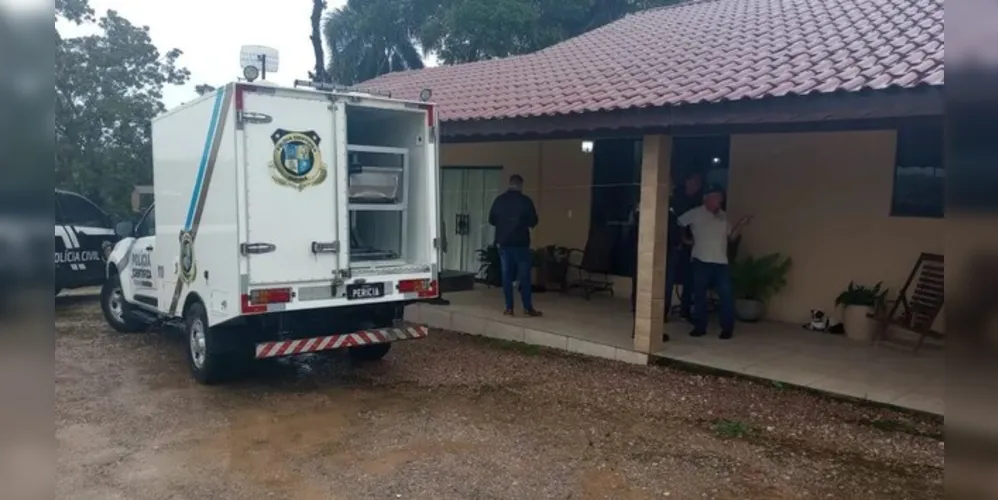 Marido encontrou o corpo da mulher após chegar em casa de uma viagem