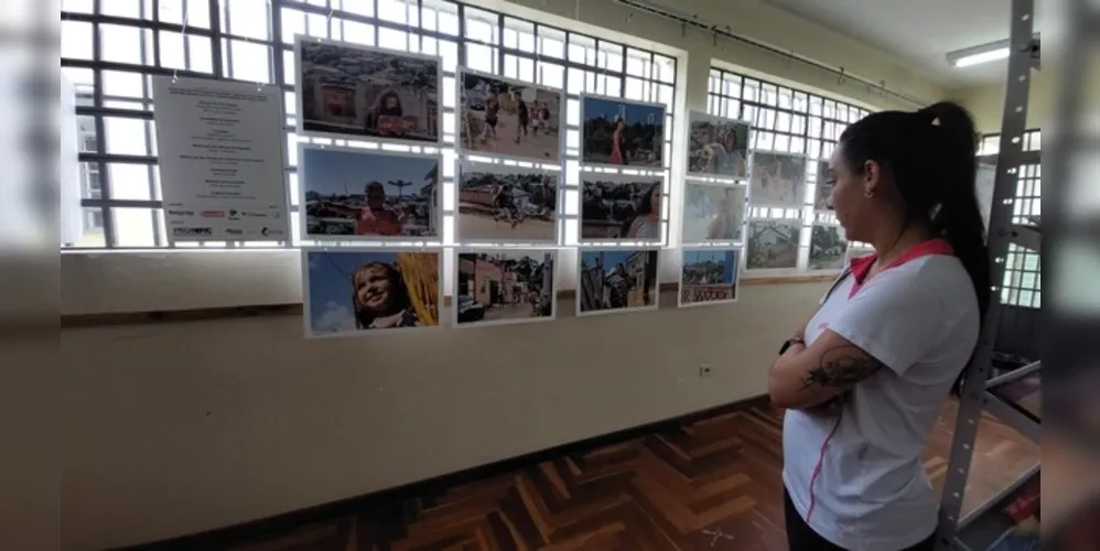 A exposição permanece na escola até o dia 20 de outubro