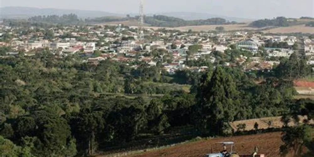 O Tribunal determinou, ainda, que o município encaminhe, no prazo de 90 dias, lista atualizada dos contratos de concessão de direito real