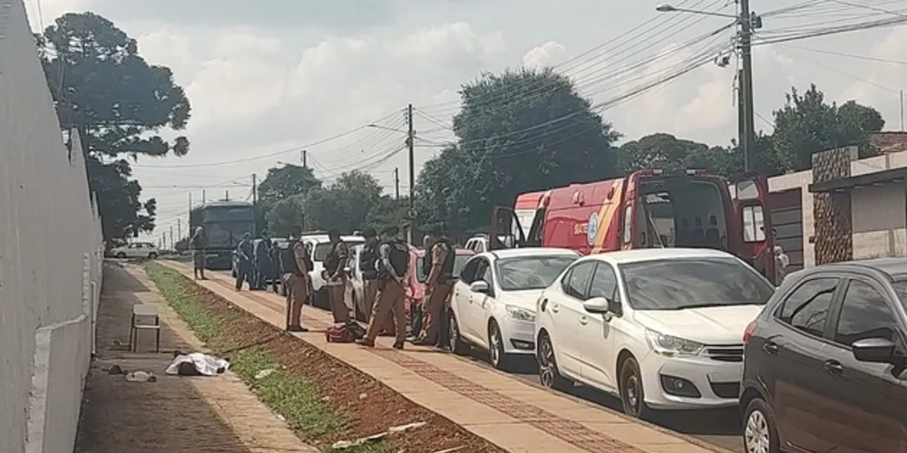 Vítima foi alvejada próximo ao Colégio Arnaldo Jansen