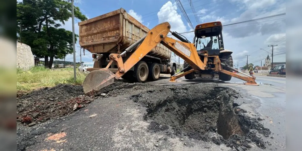 Trabalhos de reparos estão acontecendo com o maquinário da Prefeitura de Ponta Grossa