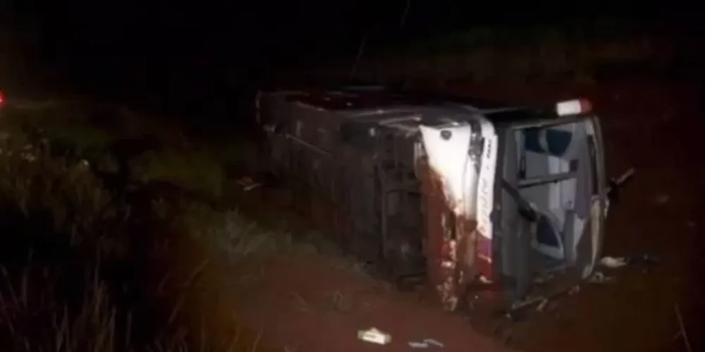 O ônibus, com 34 passageiros, seguia para Monte Alto