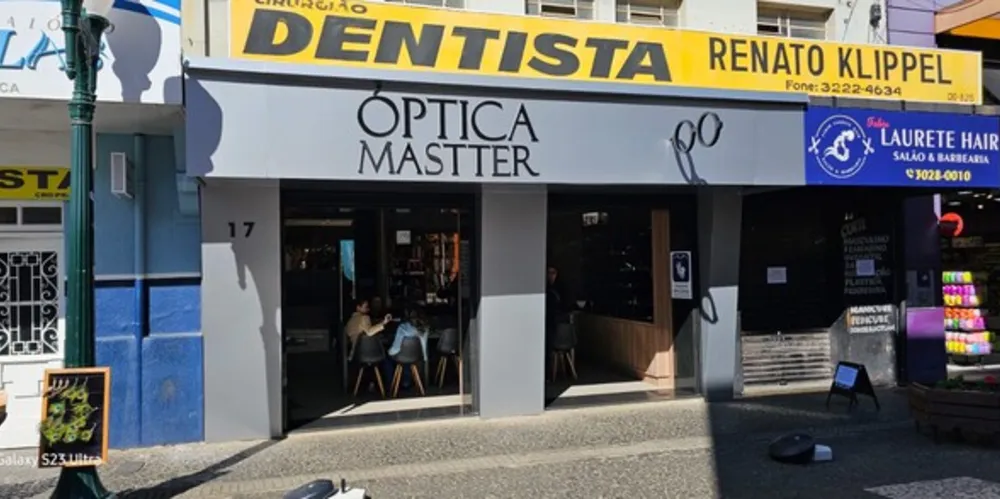 Promoções são válidas para as duas unidades da Óptica Master em Ponta Grossa