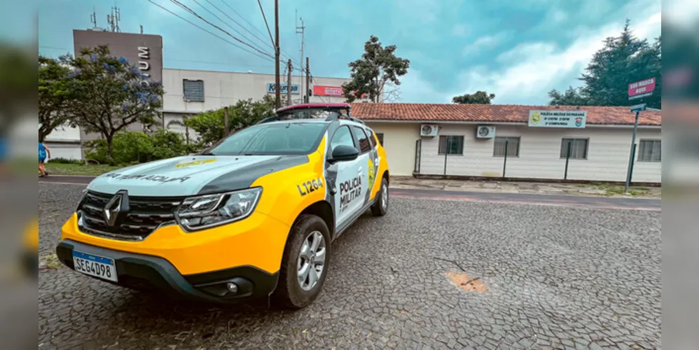 A Polícia Militar fez buscas logo após o crime, mas o veículo não foi localizado