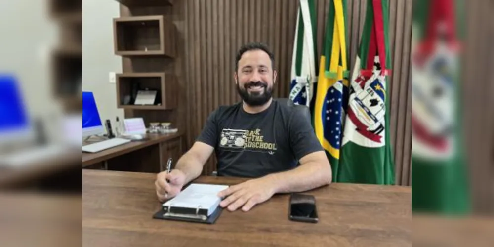 O prefeito Henrique Carneiro lembra que um dos compromissos da atual administração é a melhoria do setor de infraestrutura