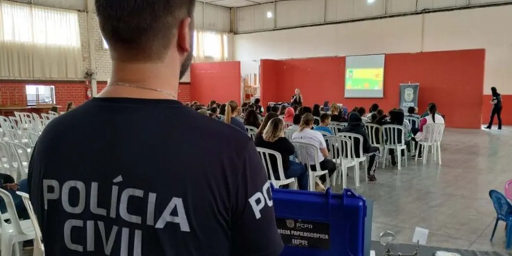 A Polícia Civil do Paraná (PCPR) levou serviços de polícia judiciária e orientações para mil pessoas durante o PCPR na Comunidade que aconteceu nos dias 28, 29 e 30 de novembro em Porto Amazonas