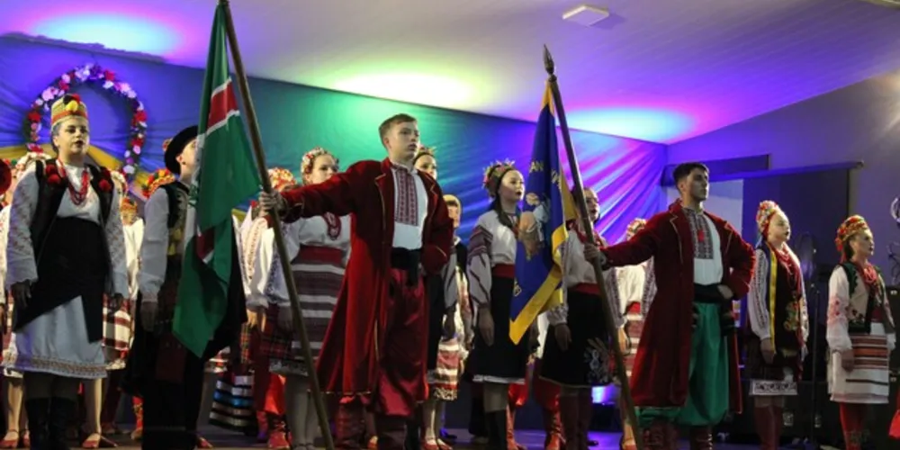 A Secretaria de Educação e Cultura e a Comunidade Ucraniana realizaram no último sábado (11) no Clube Reservense a junção do tradicional Luau na Praça e a 1ª Noite Ucraniana