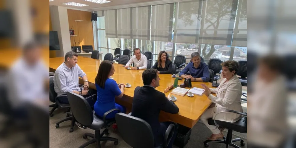 O lançamento ocorreu após uma reunião com a prefeita Elizabeth Schmidt