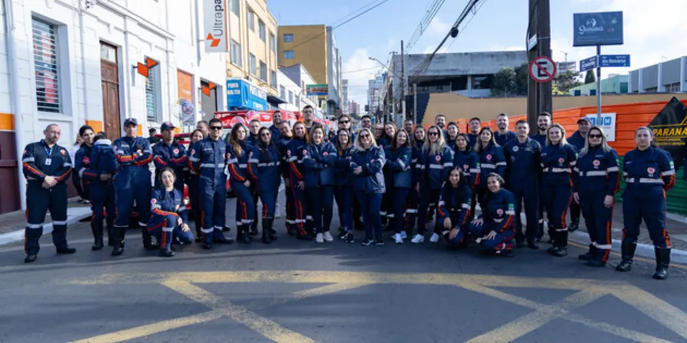 São 33 ambulâncias e um helicopero que atuam na base de Ponta Grossa.