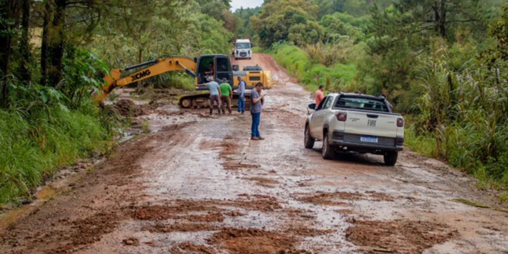 Os maiores estragos foram nas estradas rurais e pontes que cortam o segundo maior município do Paraná