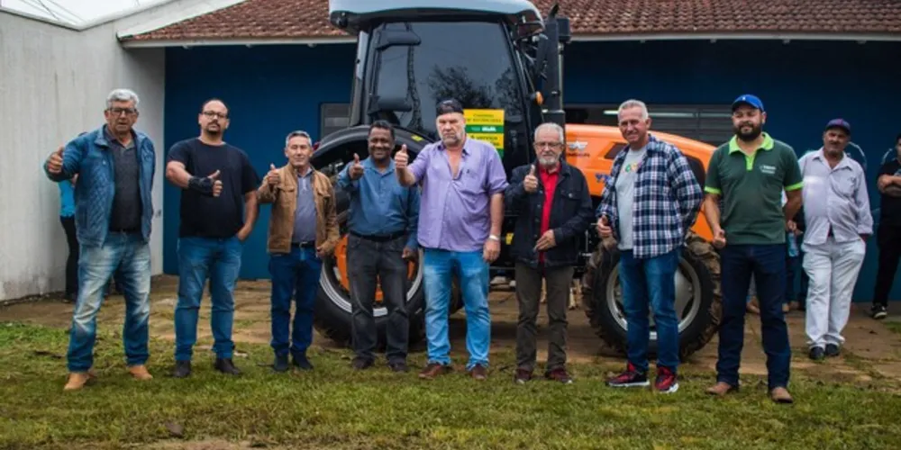 Equipamentos foram entregues para os pequenos produtores do distrito de Caetano Mendes