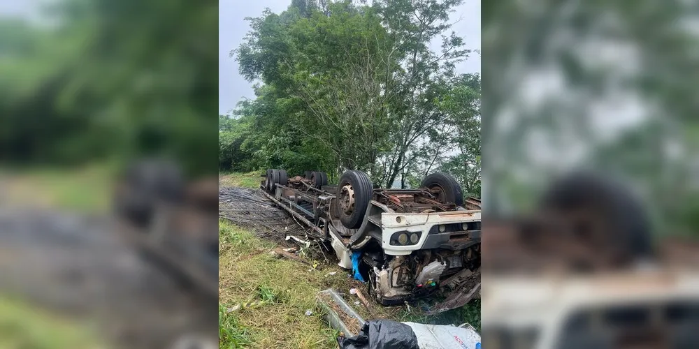 Um acidente na manhã desta sexta-feira (24) resultou na morte de um caminhoneiro, na PRC-487, no município de Manoel Ribas