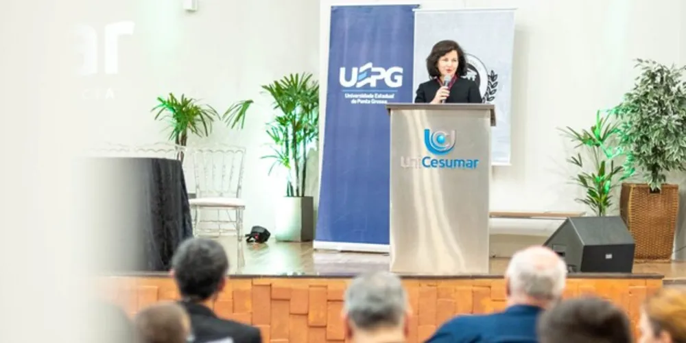 Subprocuradora-Geral da República esteve em Ponta Grossa