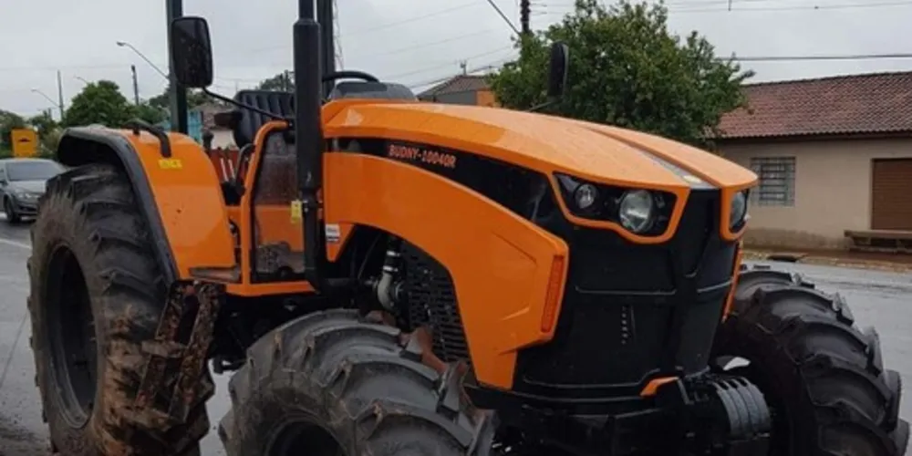 Ventania recebeu trator Budny através do projeto de aquisição de implementos agrícolas