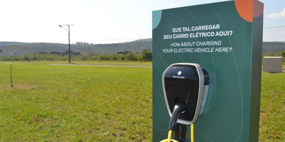 'MINI Wallbox' carrega um veículo em cerca de três horas