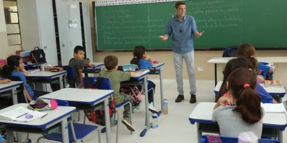O prefeito em exercício, Capitão Saulo, também esteve, na tarde desta segunda (06), no Centro de Arrecadação de Donativos - Ginásio da Pessoa com Deficiência