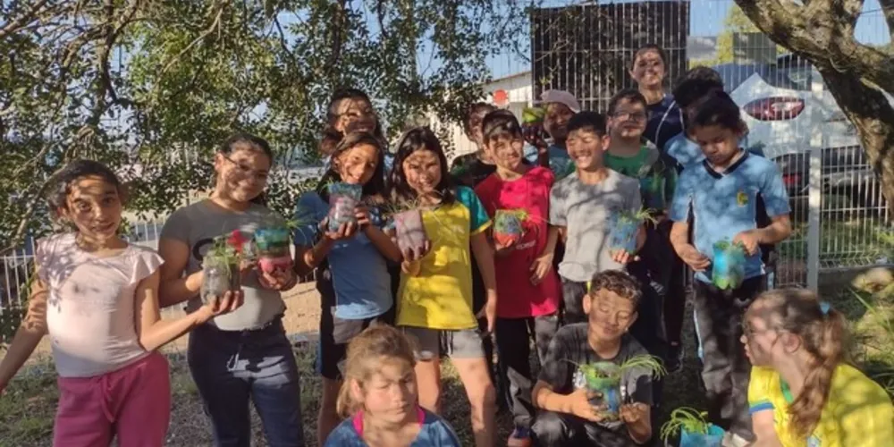 As atividades envolveram a construção de uma horta na escola e a confecção de maquetes conscientizadores