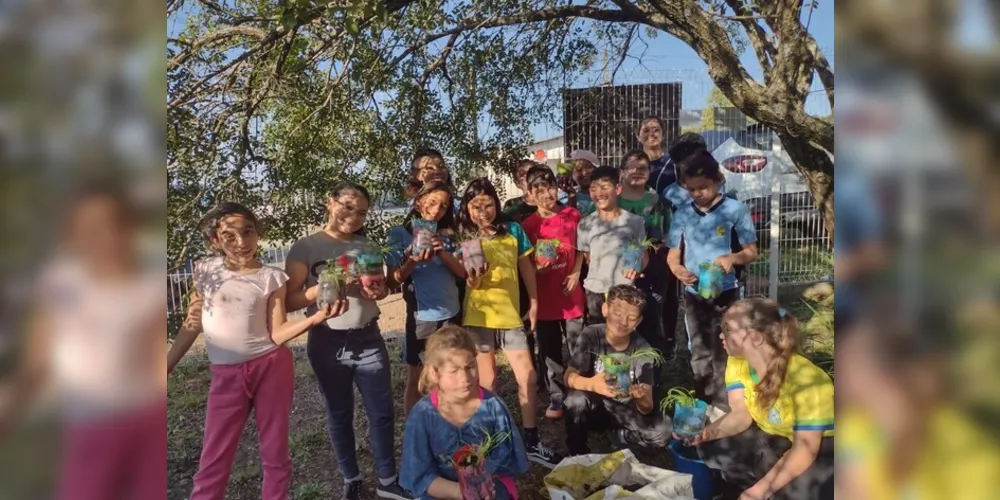 As atividades envolveram a construção de uma horta na escola e a confecção de maquetes conscientizadores