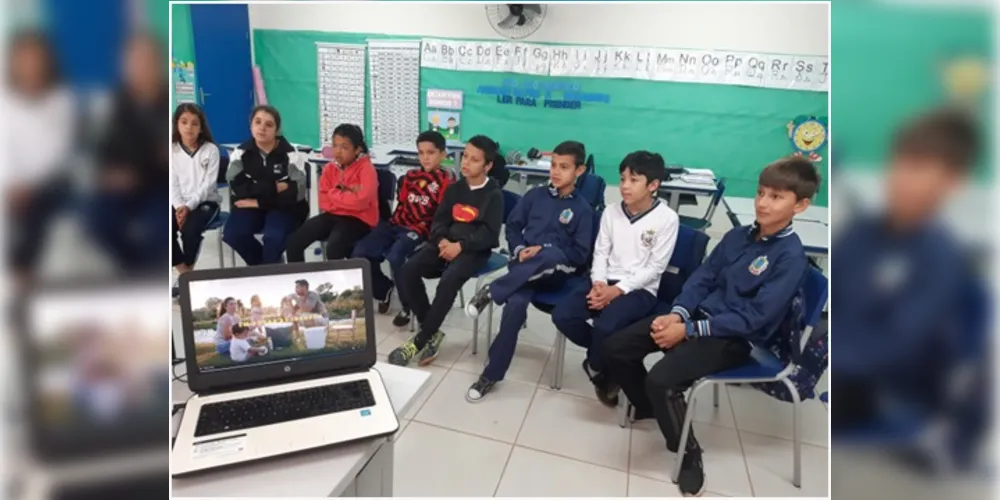 Alunos puderam desenvolver, com a família, produção textual com o tema 'Ter saúde mental é...'