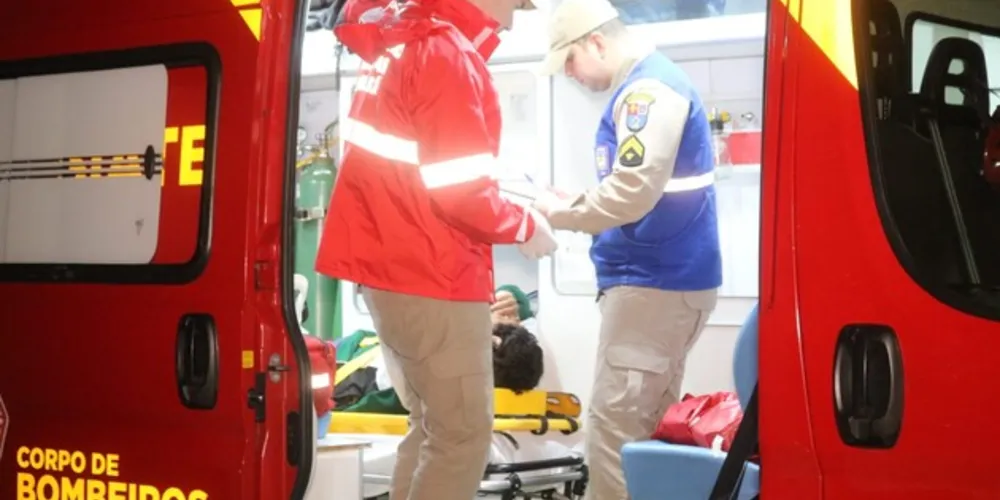 Informações apuradas no local apontam que apenas o homem que estava na garupa da motocicleta ficou ferido